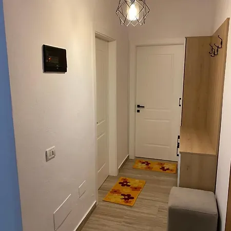 Apartment Oniss Golem (Tirana)
